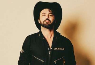 Shakey Graves – Opening Act: Clover County
